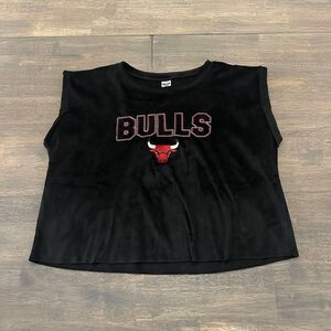 NBA‎ Chicago Bulls Black Velour Soft Shirt Top Active Athletic Rhinestone Size L